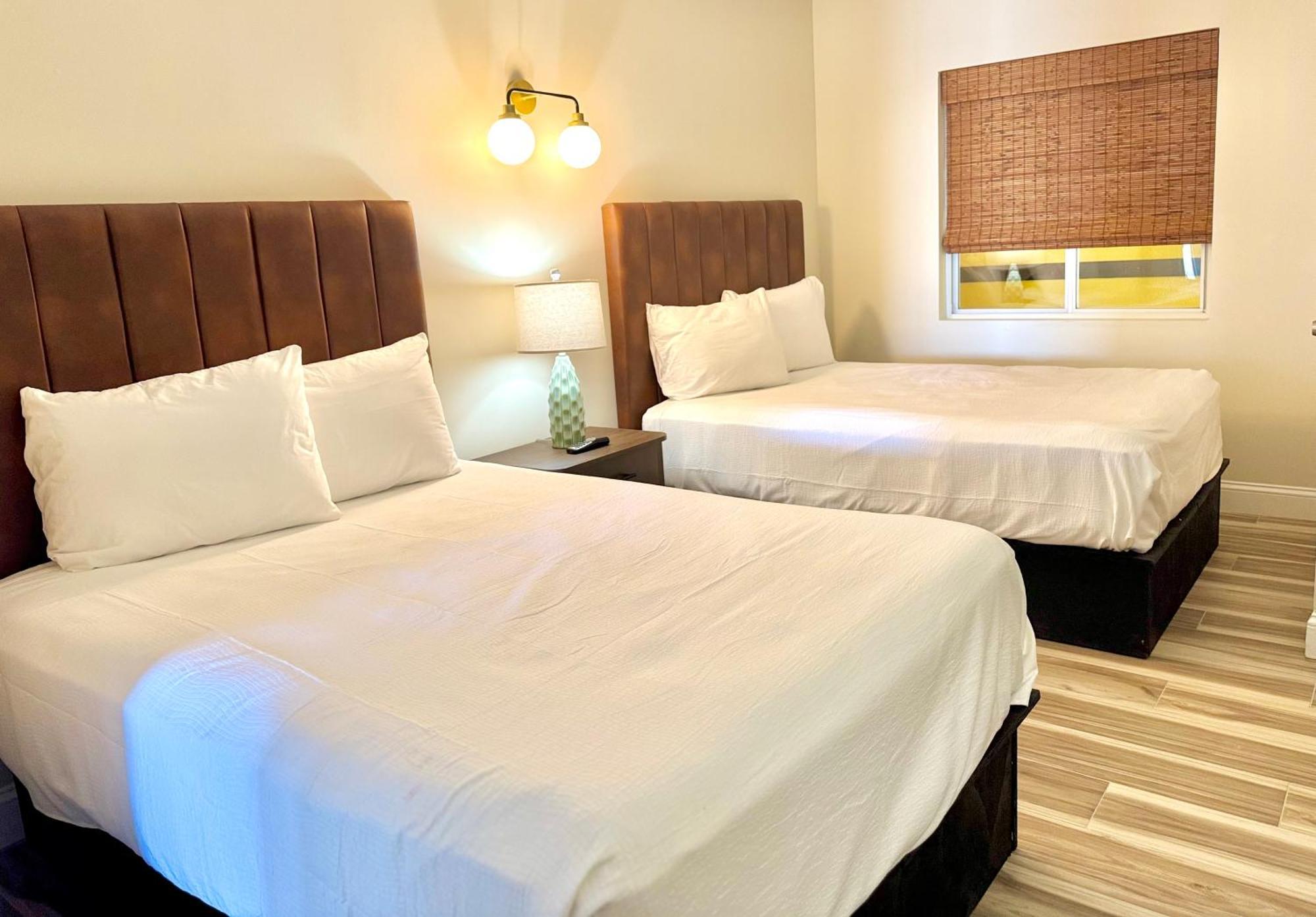 Montego Bay Resort Норт Уайлдууд Екстериор снимка